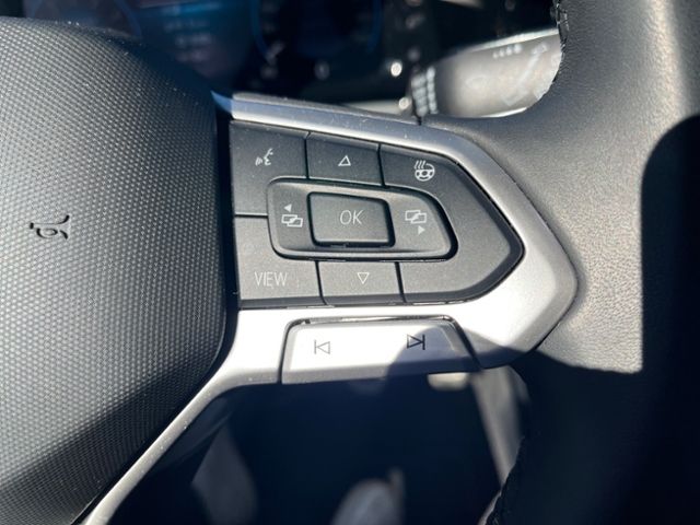 Fahrzeugabbildung Volkswagen Golf 1.0 TSI MOVE GJR NAVI ACC