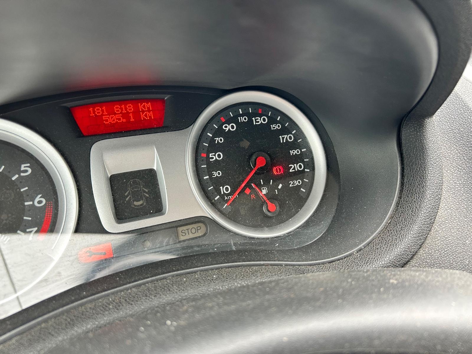 Renault Clio 2008 — photo 14