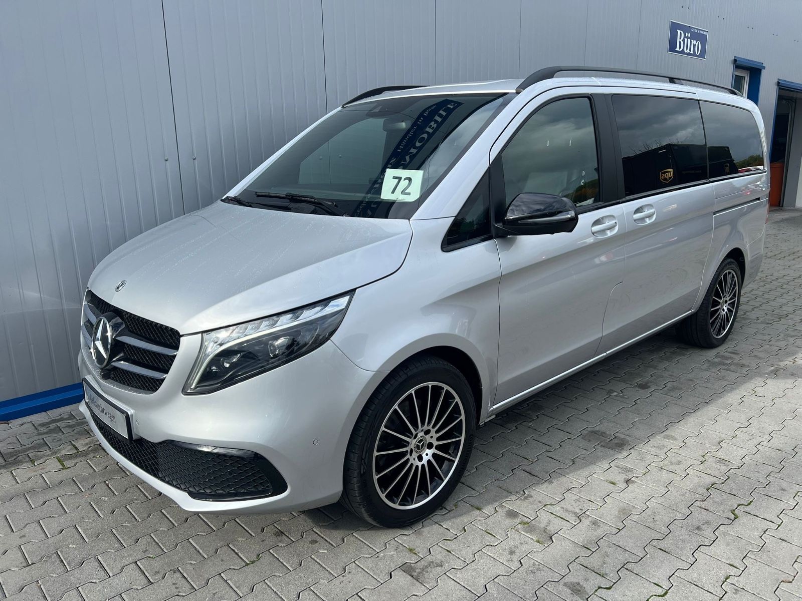 MERCEDES-BENZ V 300 LANG 4M NAVI MBUX 360° 7-SITZER 3xEL.TÜREN
