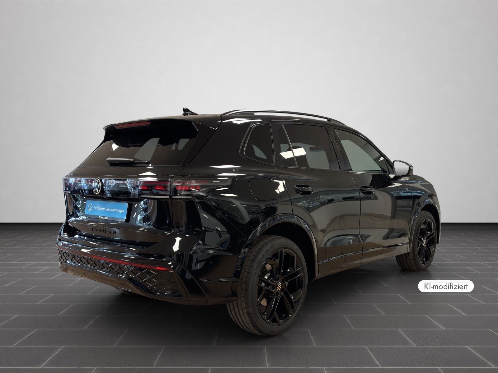 Volkswagen Tiguan 2.0 TSI R-Line BlackStyle H&K MATRIX 20 foto 2