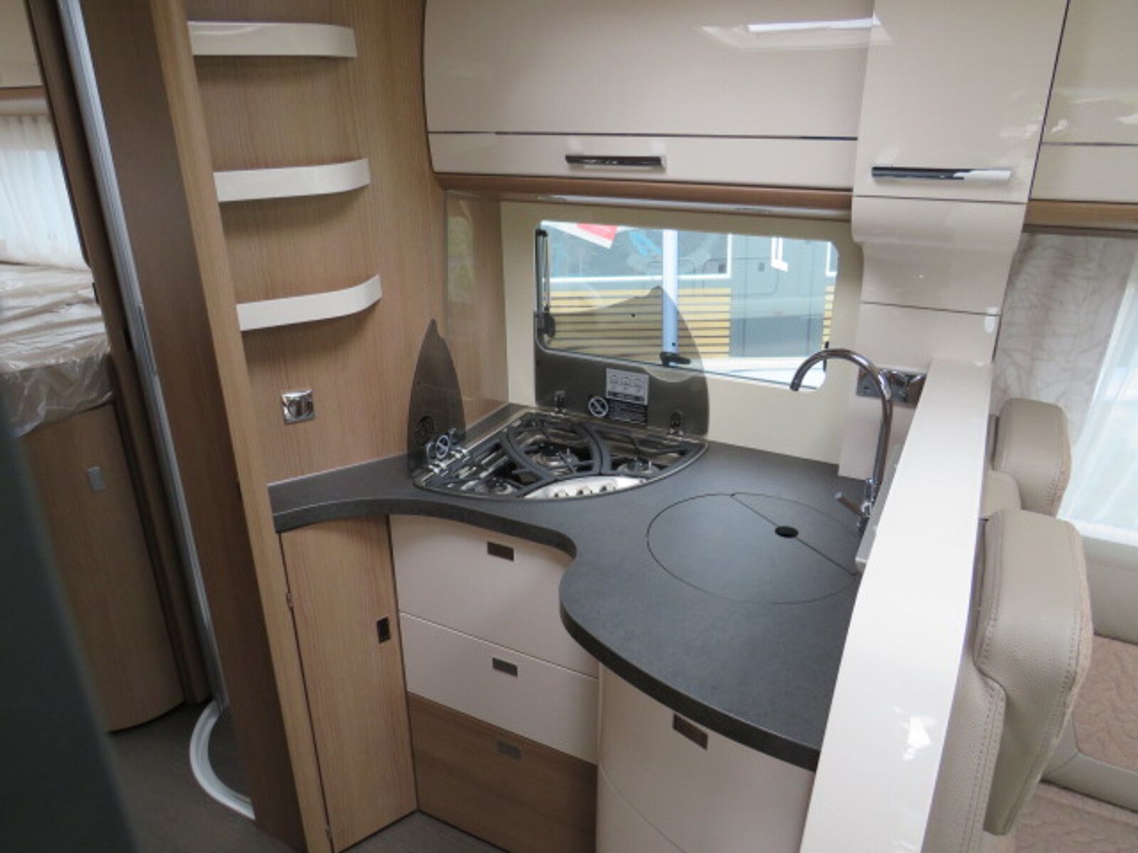 Fahrzeugabbildung Carthago c-tourer I  149 LE Mark/SAT/Dach-Klima/Hubstütz.
