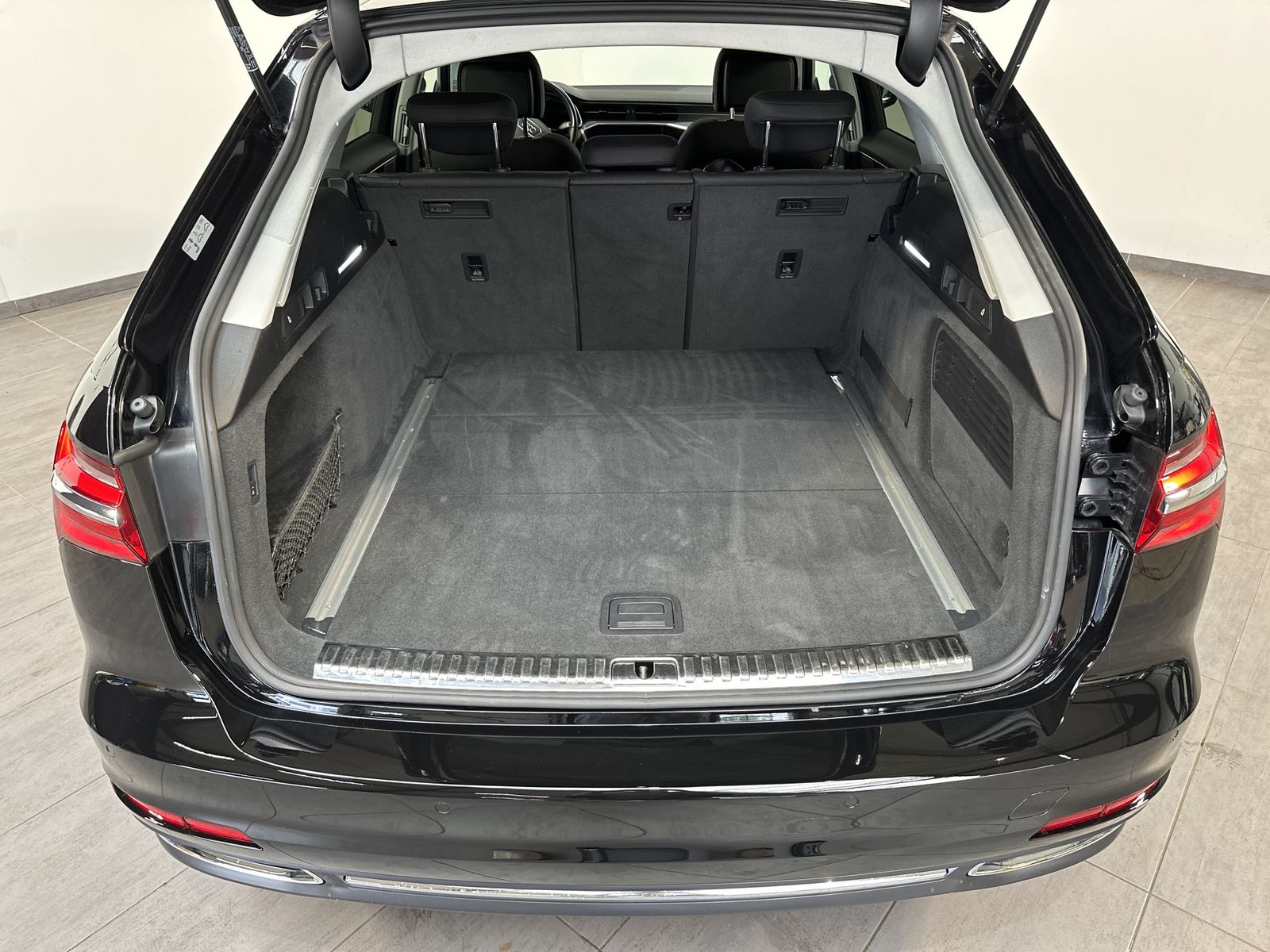 Fahrzeugabbildung Audi A6 Avant 40 TDI S-Tronic Sport NAV+LED+AHK+ACC