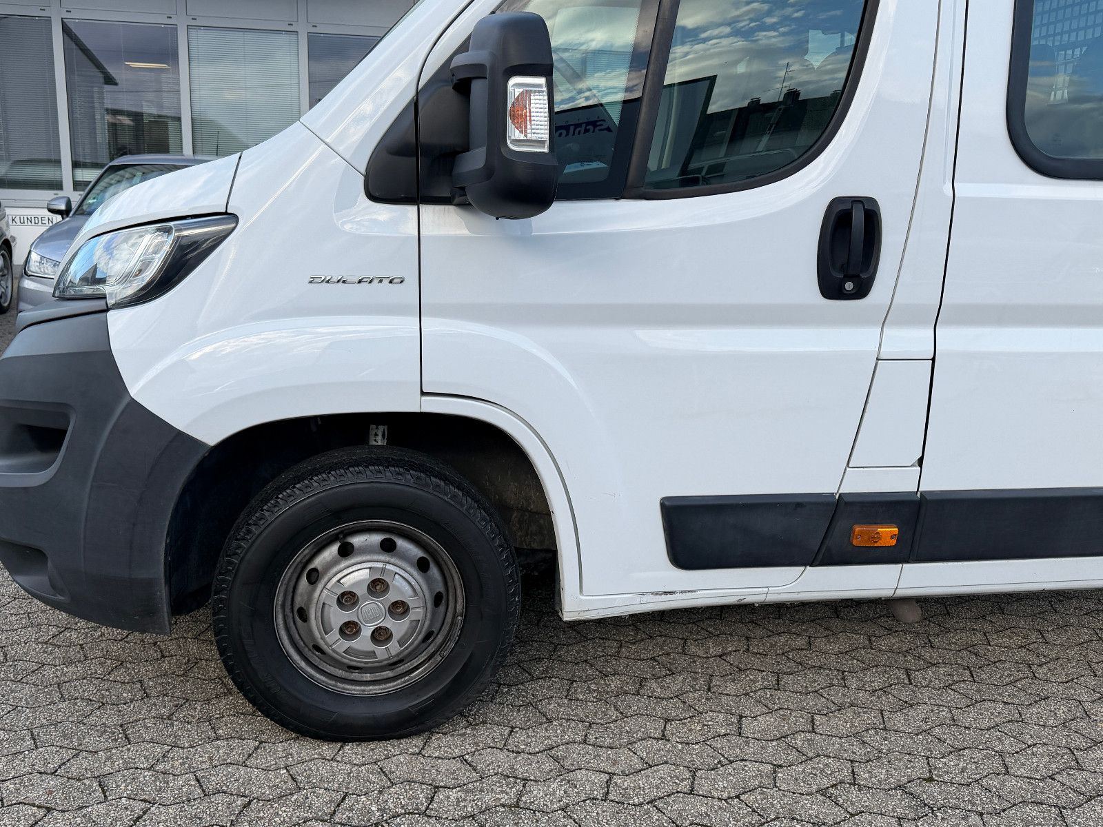 Fahrzeugabbildung Fiat Ducato Pritsche/7-SITZ Doppelk. 35 140 L4 Pritsc