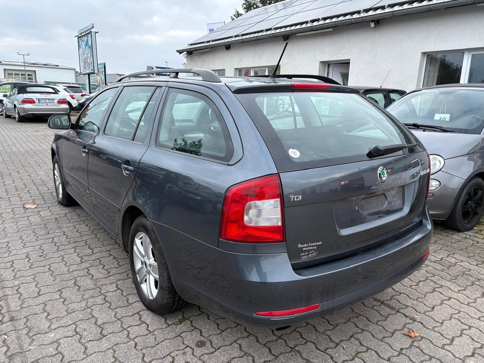 Skoda Octavia 2011 — engine 1.598 cm³, 105 HP (77kW)