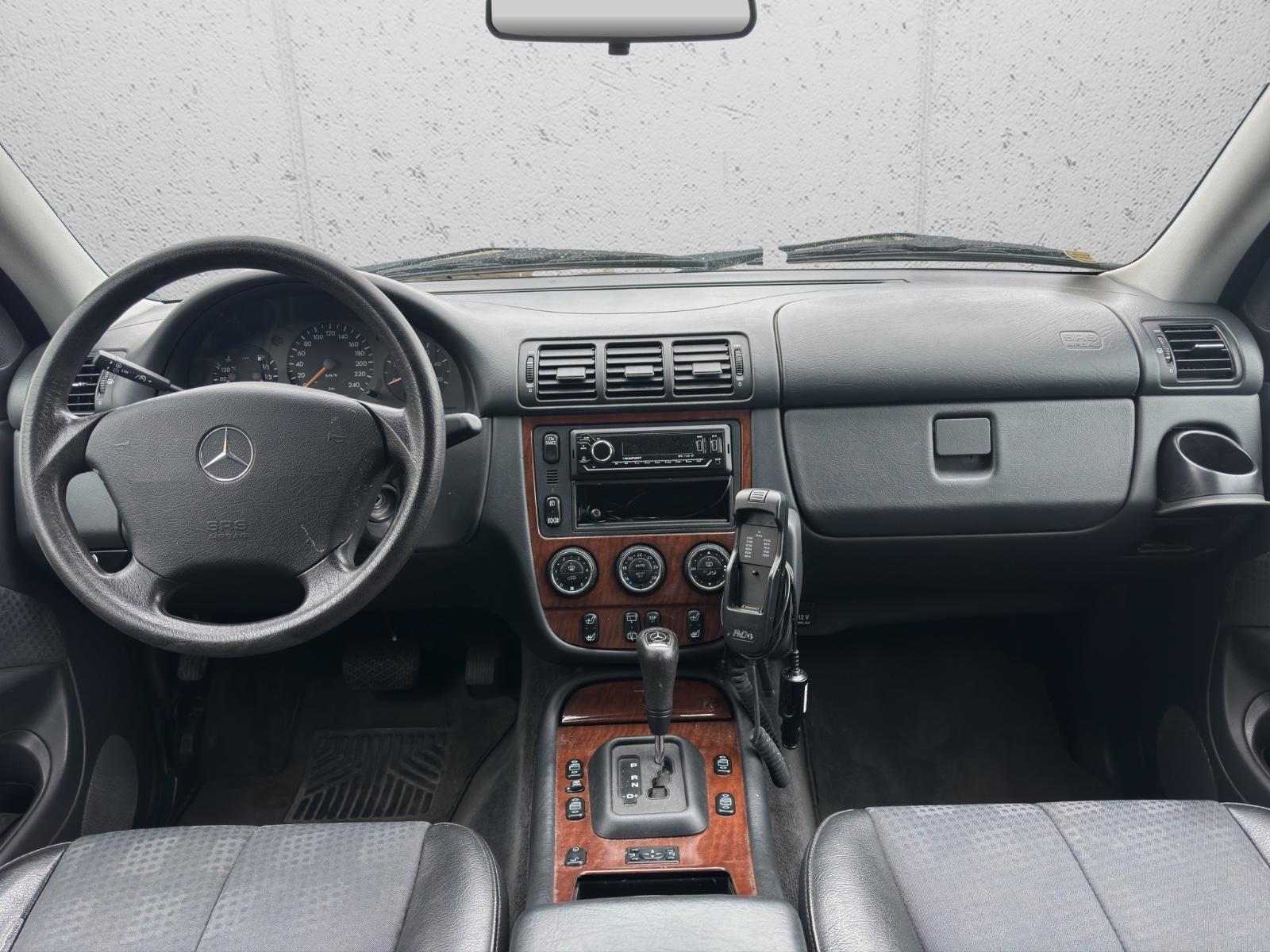 Mercedes-Benz ML270 2004 — photo 16