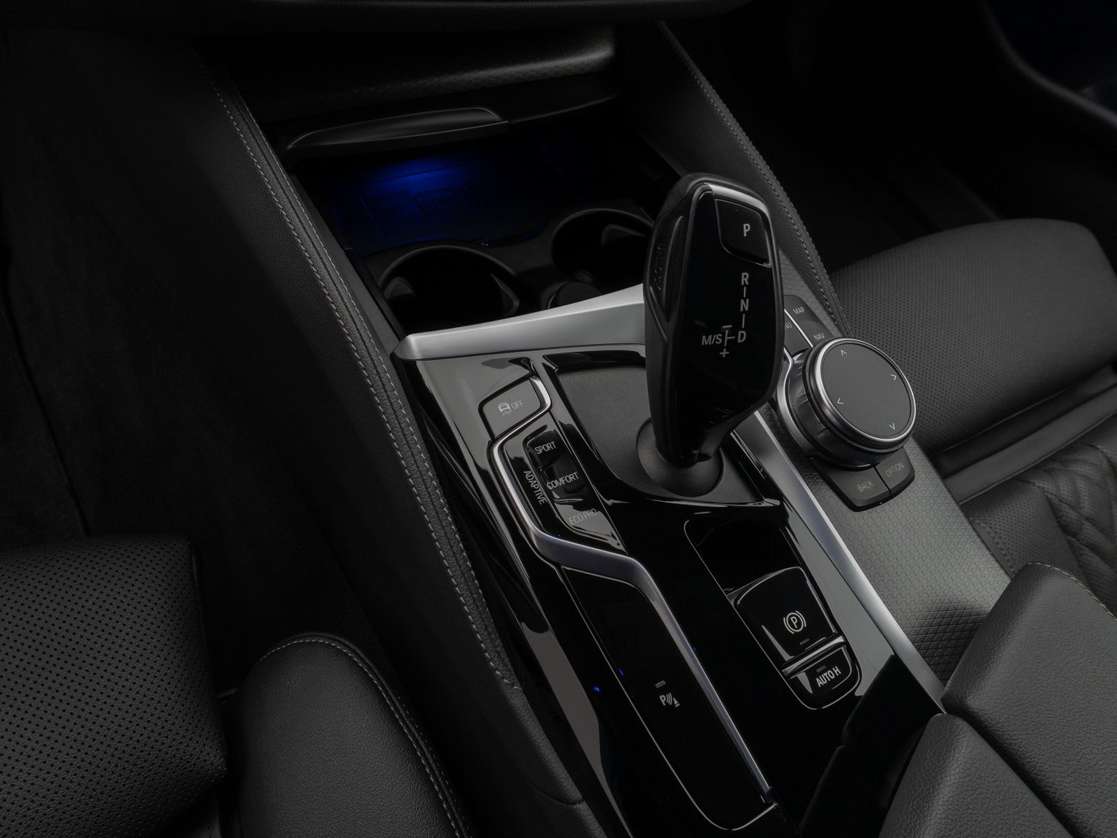 Fahrzeugabbildung BMW 530d xD M Sport Laser Kamera HUD DAB HiFi Komfor