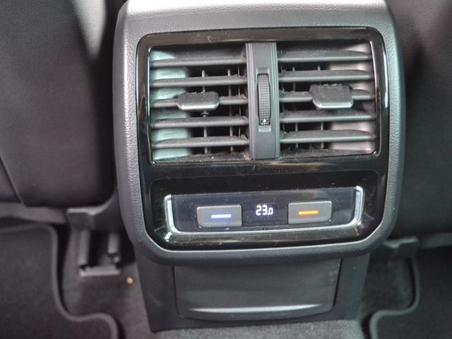 Passat Variant 2.0 TDI DSG Elegance AHK/MATRIX/N