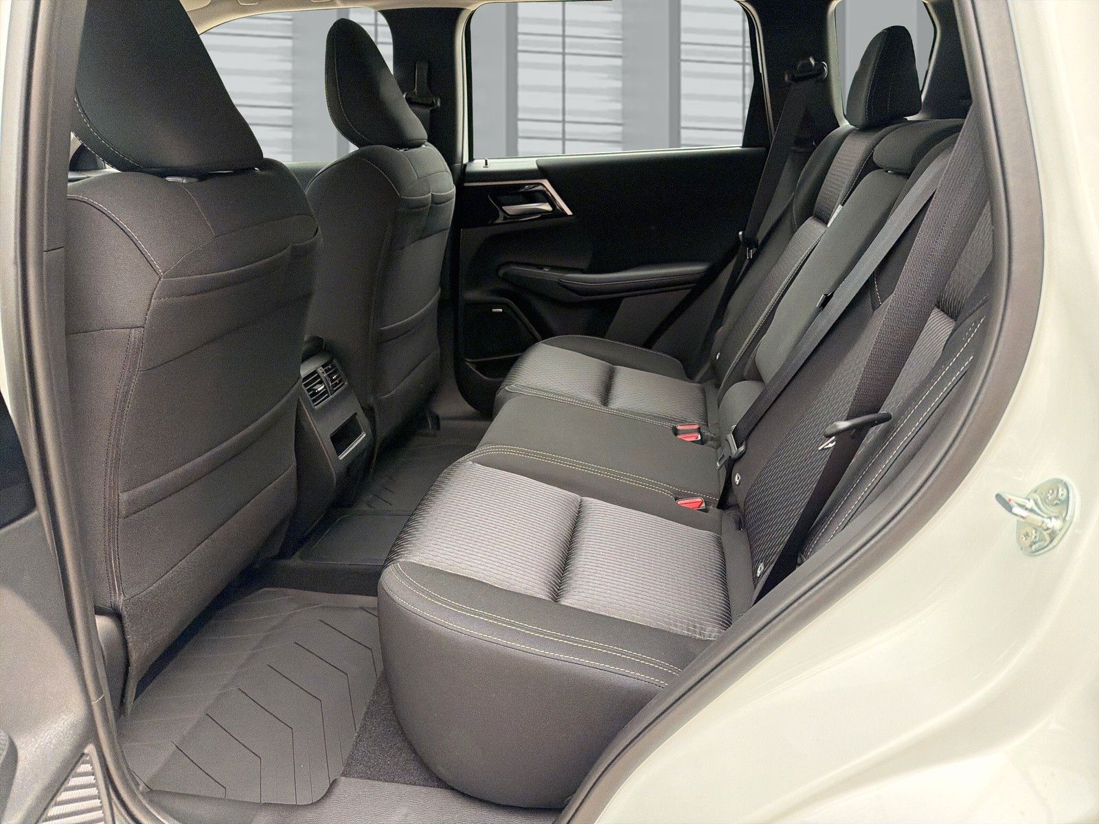 Mitsubishi Plug-in Hybrid Outlander - Bild 16