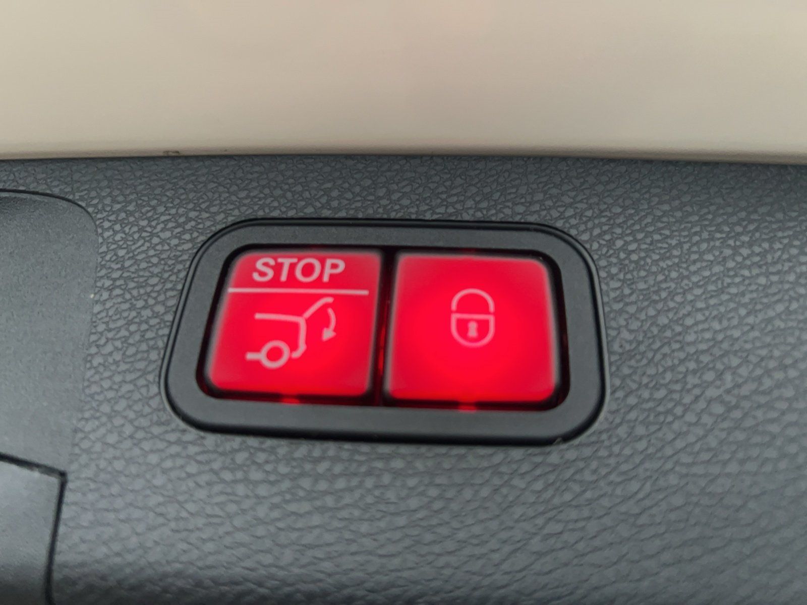 Fahrzeugabbildung Mercedes-Benz E 53 AMG T DISTRO Perf.AGA Driver's Standhz Pano