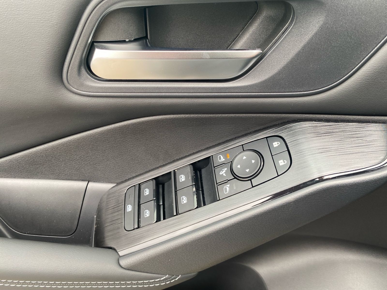 Fahrzeugabbildung Nissan Qashqai 1.5 VC-T e-Power N-Connecta*360'*ProPilo