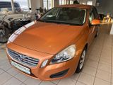 Volvo V60 Kombi Momentum - Volvo V60 aus 2012