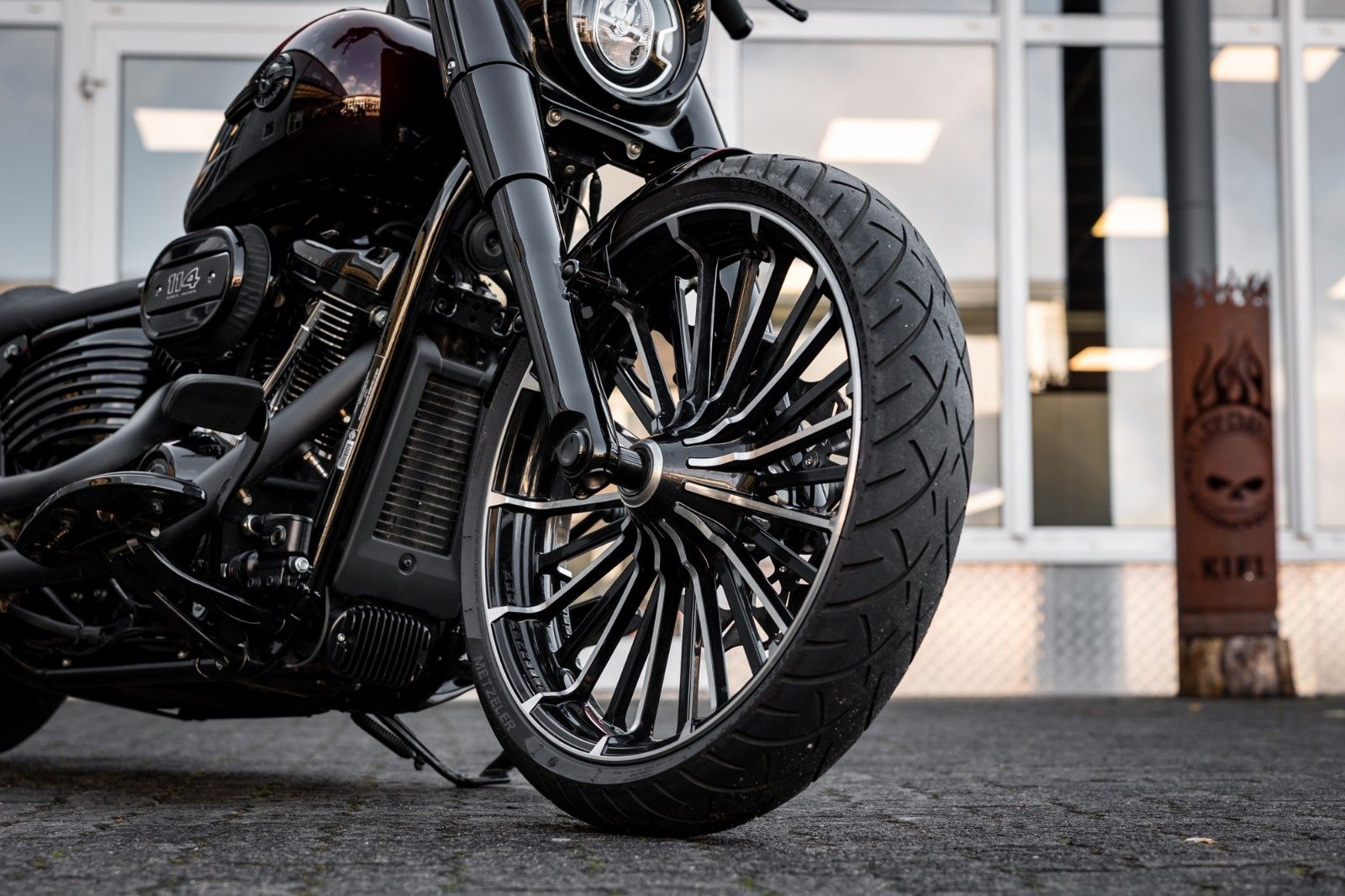 Fahrzeugabbildung Harley-Davidson FAT BOY FLFBS 114 MY24 - JEKILL&HYDE - CUSTOM