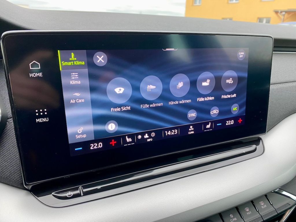 Fahrzeugabbildung SKODA Octavia Combi 2.0 TDI Style AAC NAVI LED HEAD UP