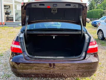 Mercedes E 220 - 8