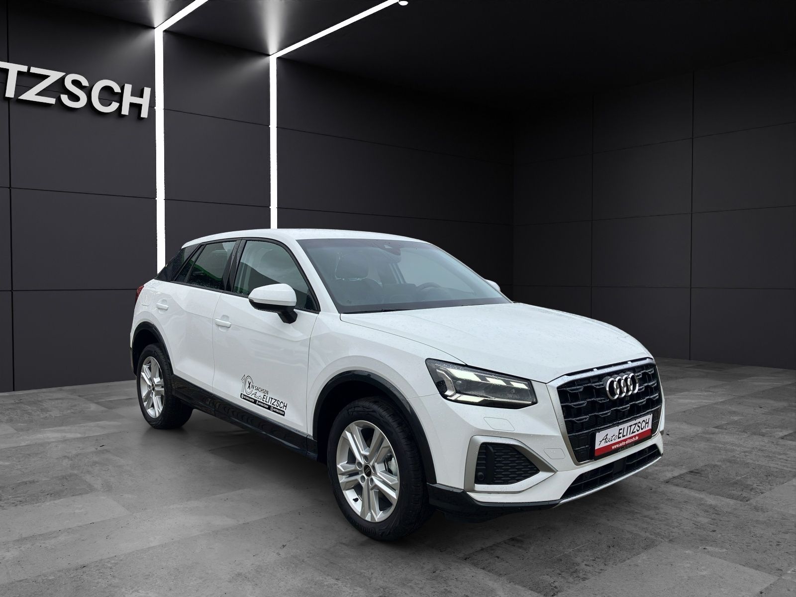 Fahrzeugabbildung Audi Q2 35 TFSI advanced S tronic Matrix Vorb. AHZV