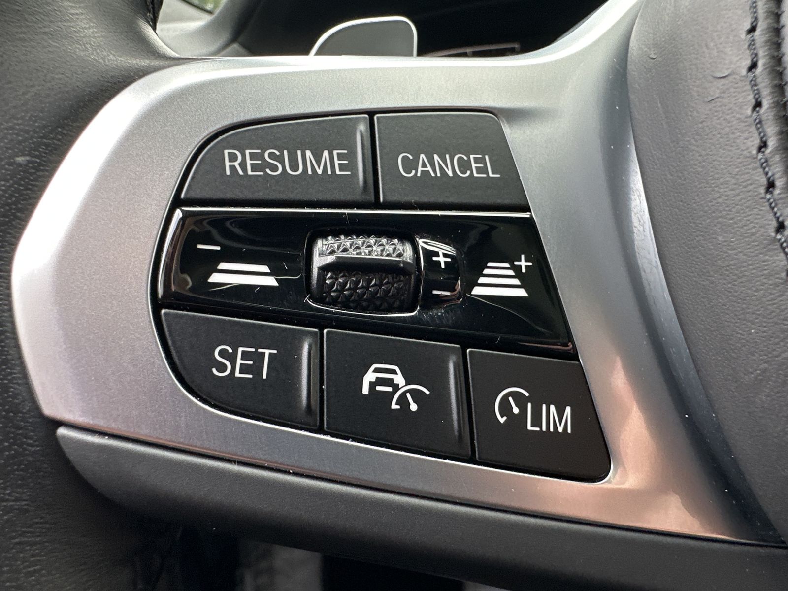 Fahrzeugabbildung BMW X3 xDrive30d M-Sport NAV+LASER+KAM+PANO+HUD+AHK