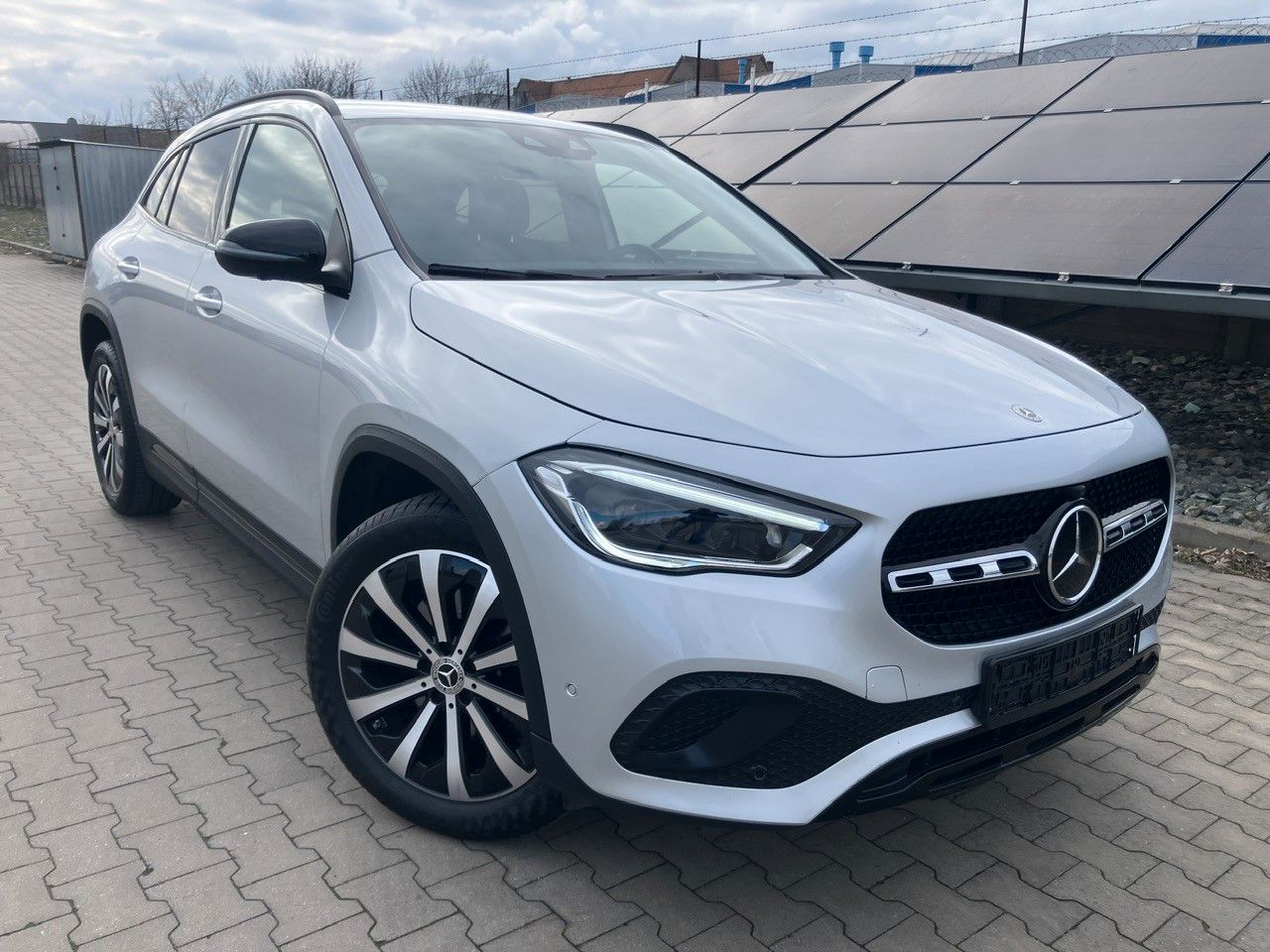 MERCEDES-BENZ GLA 250 4Matic*LED*NAVI*PDC*KAMERA*1-HAND*