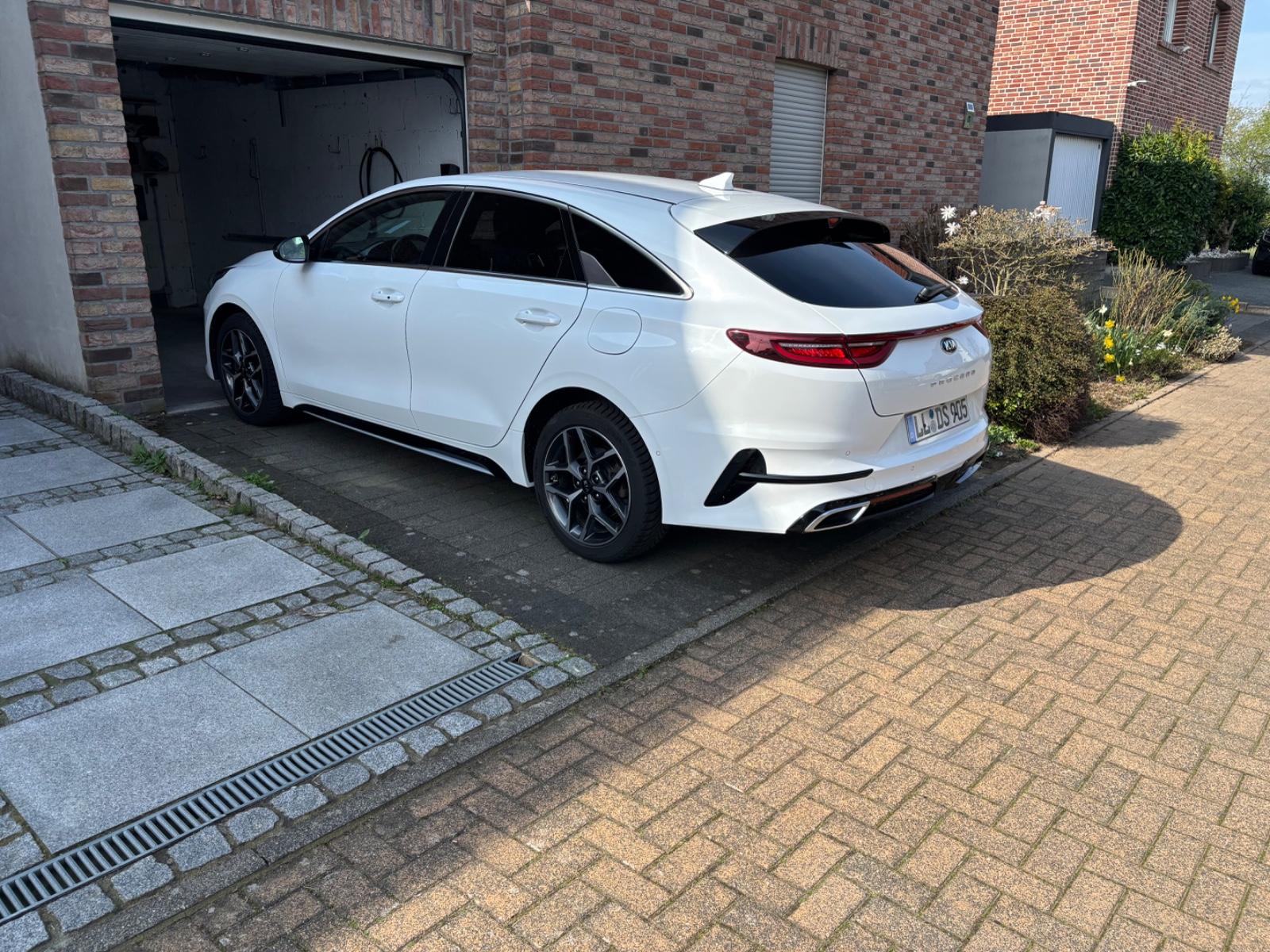 Kia ProCeed 1.6 CRDi Hybrid/AHK/Soundsystem/Navi