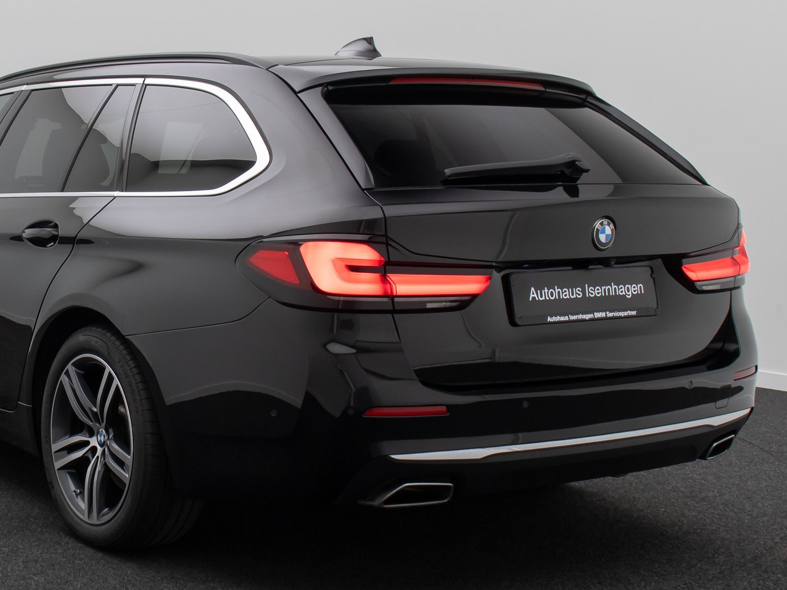 Fahrzeugabbildung BMW 530i xD Luxury Line 4xKlima AHK Kamera DAB Alarm