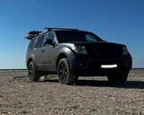 Nissan Pathfinder 2.5 dCi DPF SE SE - Nissan Pathfinder SE mit Diesel-Antrieb