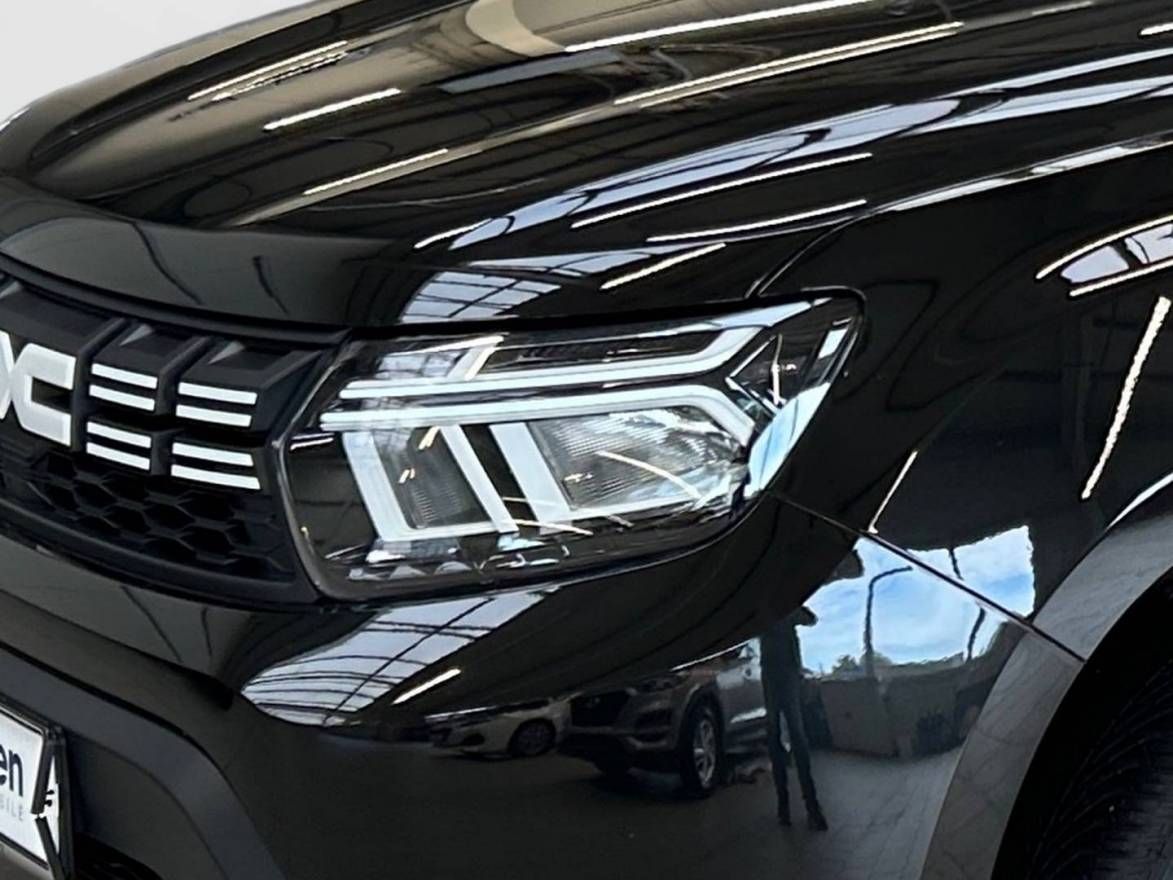Fahrzeugabbildung Dacia DUSTER Expression TCe 130