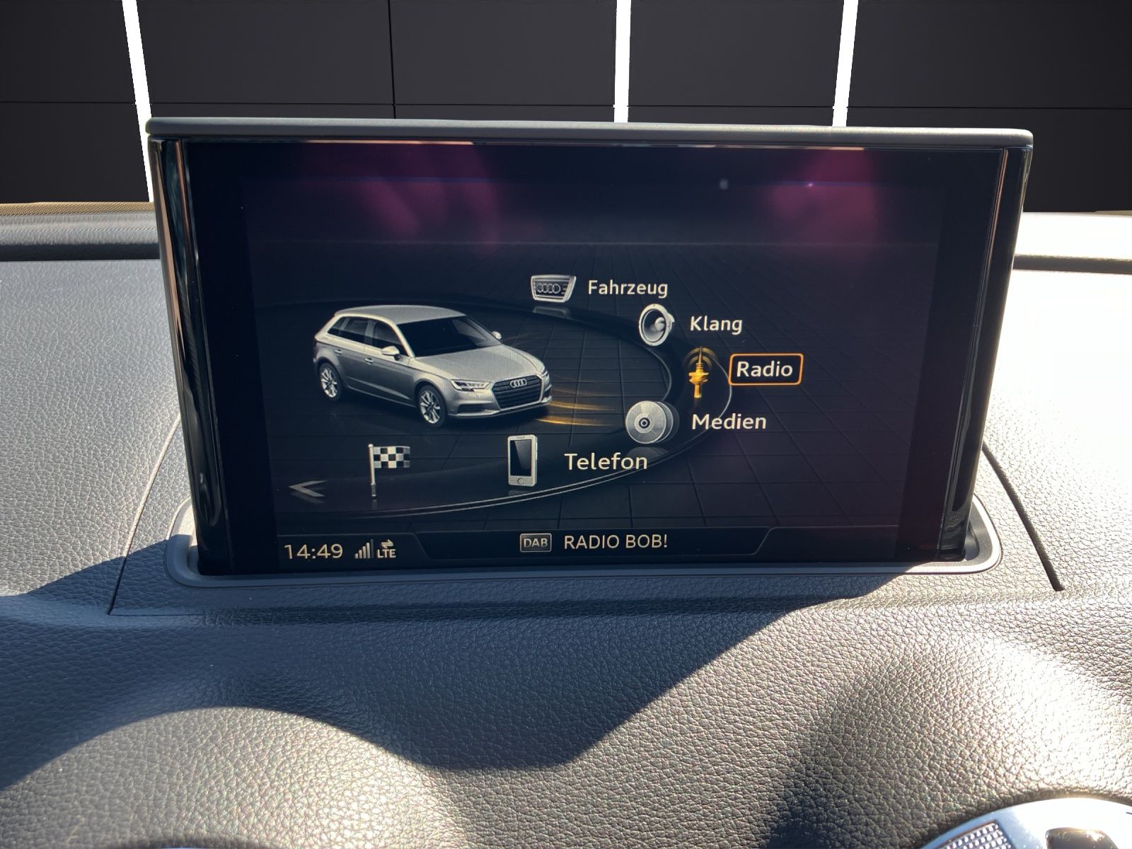 Fahrzeugabbildung Audi A3 Sportback TFSI sport  S-tronic LED NAVI ACC B