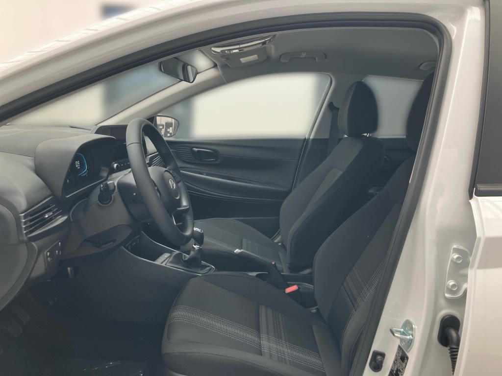 Fahrzeugabbildung Hyundai i20 1.2 5-MT Select Navi SpurH KAM PDC