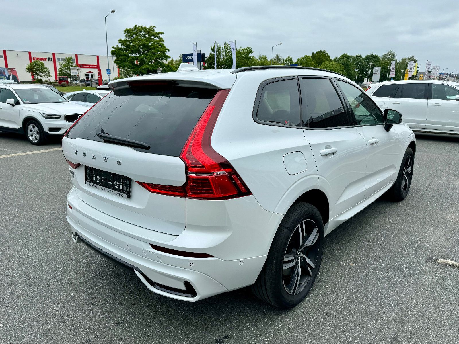Volvo XC60 B4 Diesel 8-Gang Ultimate Dark foto 4
