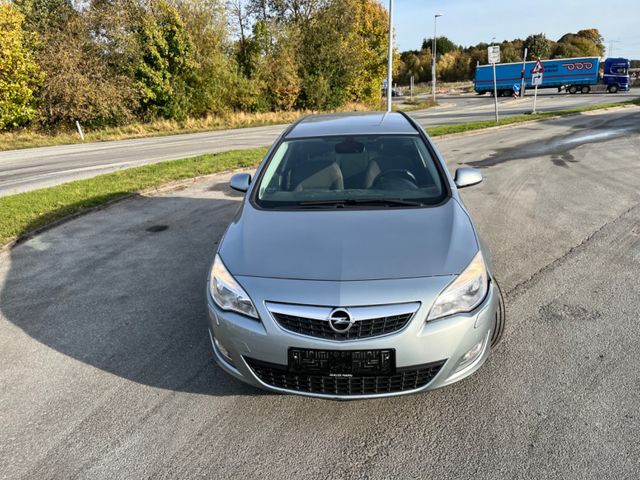 Opel Astra J Sports Tourer Selection