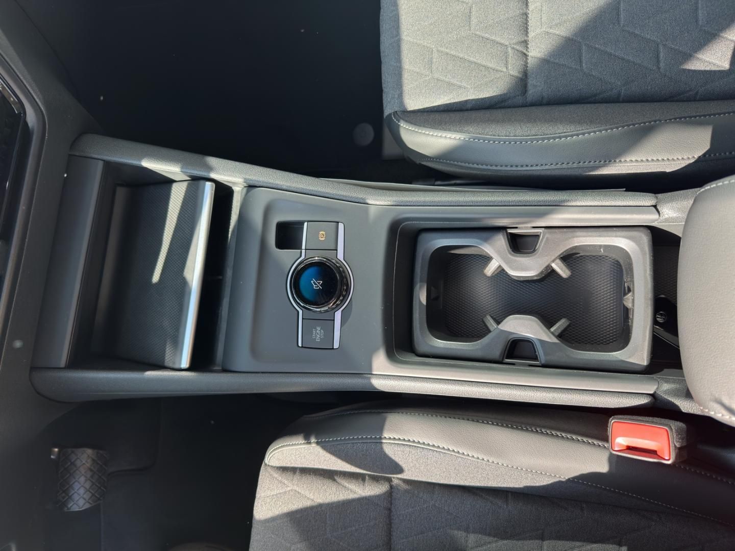 Fahrzeugabbildung Volkswagen Tiguan Life ,DSG,AHK,Pano,LED-Plus,Navi,17"LM,uv