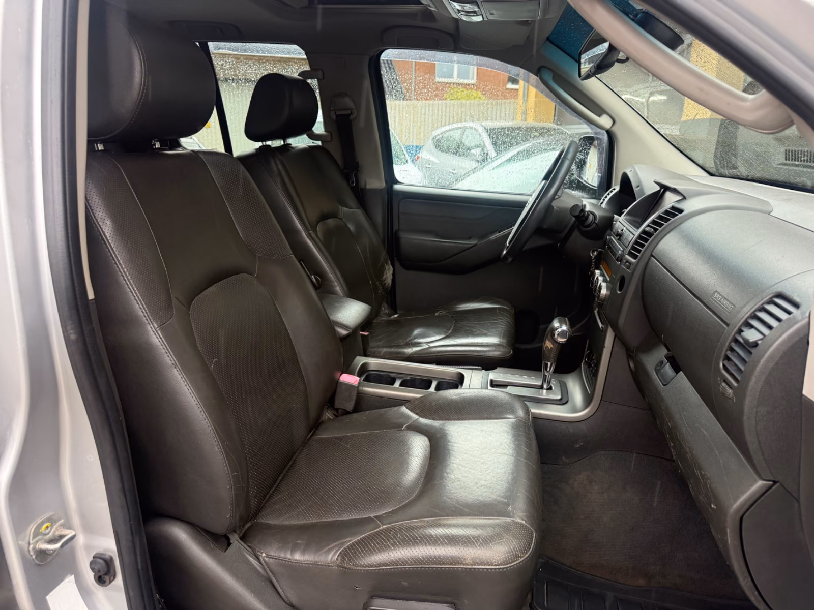 NISSAN NAVARA PICKUP DOUBLE CAB PLATINUM 4X4 | 171 ch | BVA | TOIT OUVRANT | VOLANT EN CUIR