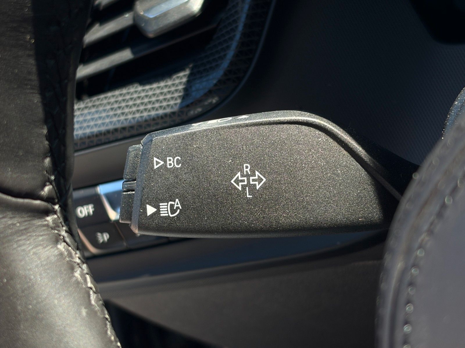 Fahrzeugabbildung BMW M135i xDrive Shadow Alcantara KZG CAM HiFi HuD