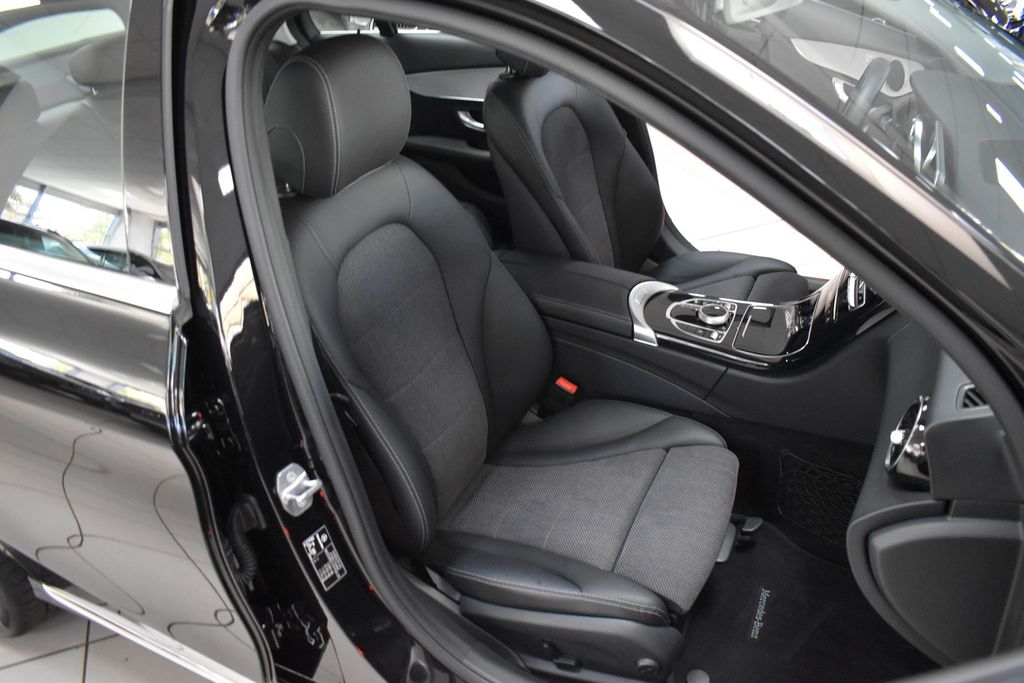 Mercedes-Benz C 300 d 4M 15 T/KM DISTR TOTW SPUR UNFALLFREI