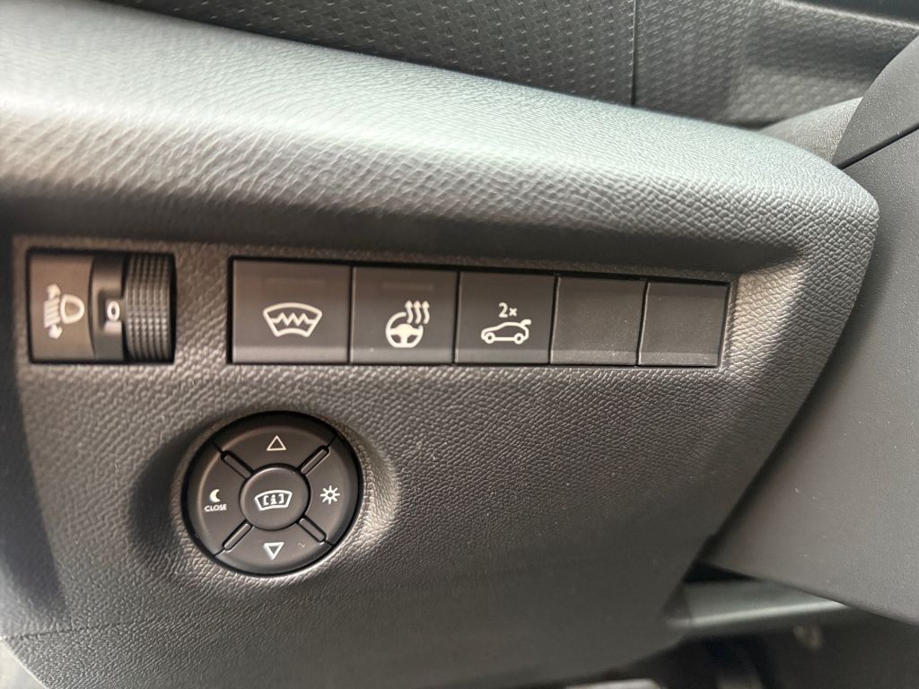 Fahrzeugabbildung Citroën C4 X PureTech 130 Stop&Start EAT8 MAX