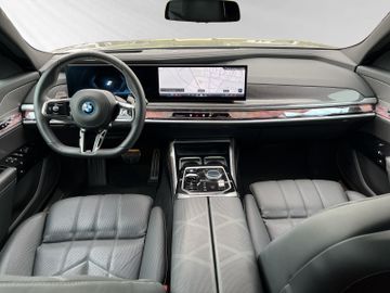 BMW 750 - 11