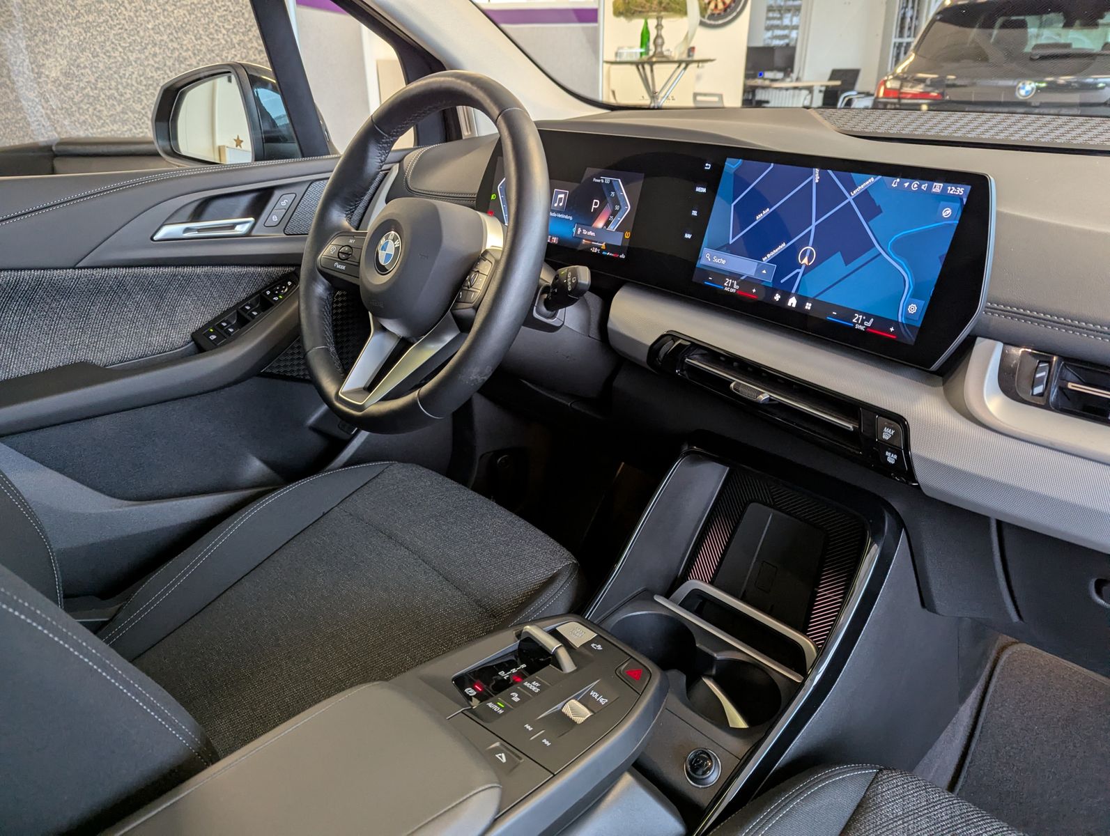 BMW 220 Active Tourer Aut AHK Pano Cam Travel-Paket - Image 11