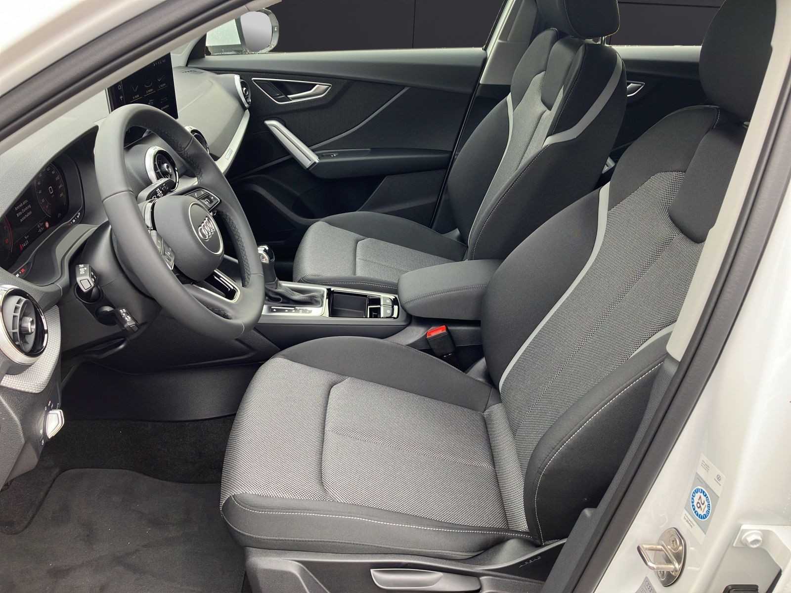 Fahrzeugabbildung Audi Q2 35 TFSI advanced S tronic Matrix Vorb. AHZV