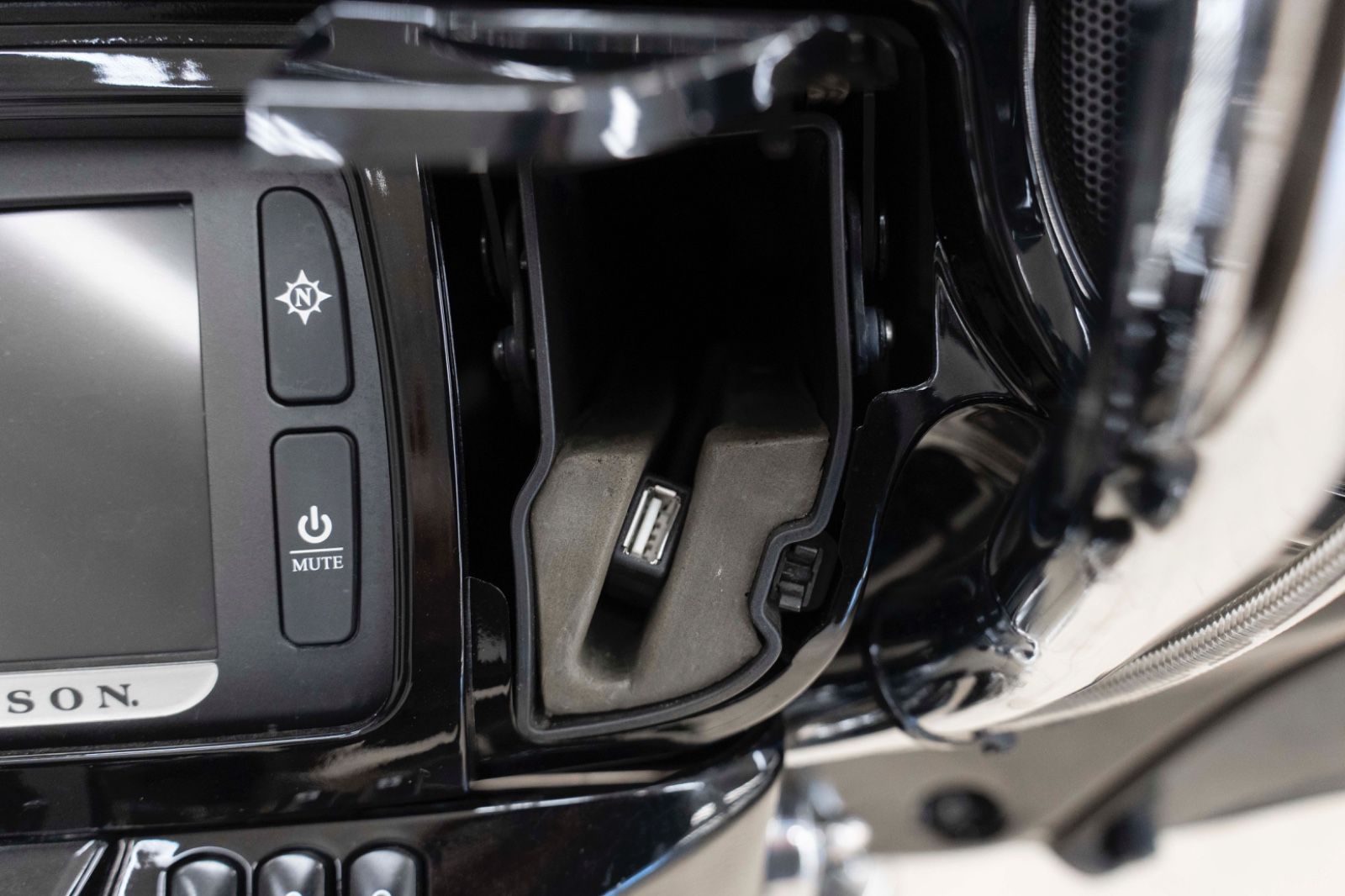 Fahrzeugabbildung Harley-Davidson FLHTSKE CVO LIMITED