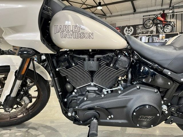 Fahrzeugabbildung Harley-Davidson Harley-Davidson Low Rider ST MJ 23