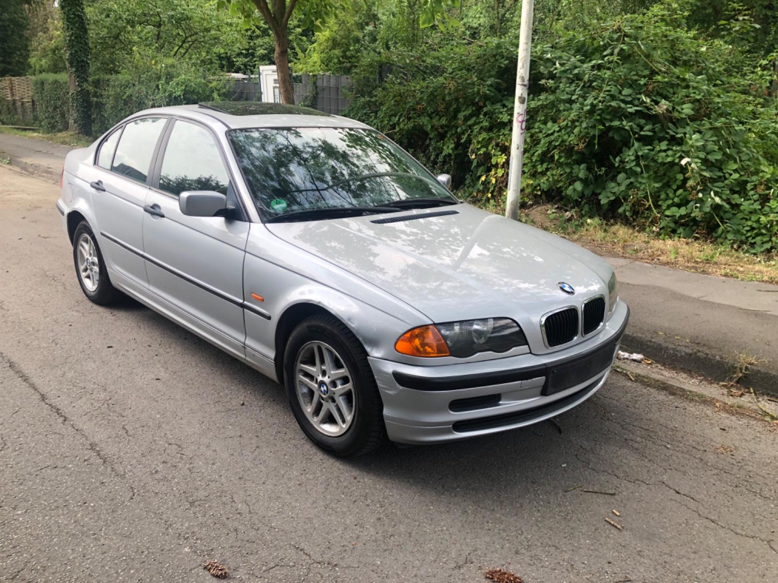 BMW 318i