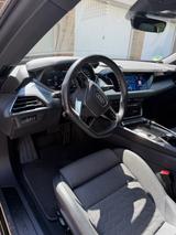 Audi e-tron GT quattro - - schwarze Audi e-tron GT