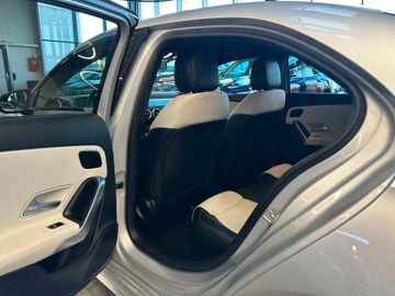 Mercedes-Benz A 250 A Limousine *AMG-LINE*NAVI*LED*KAM*