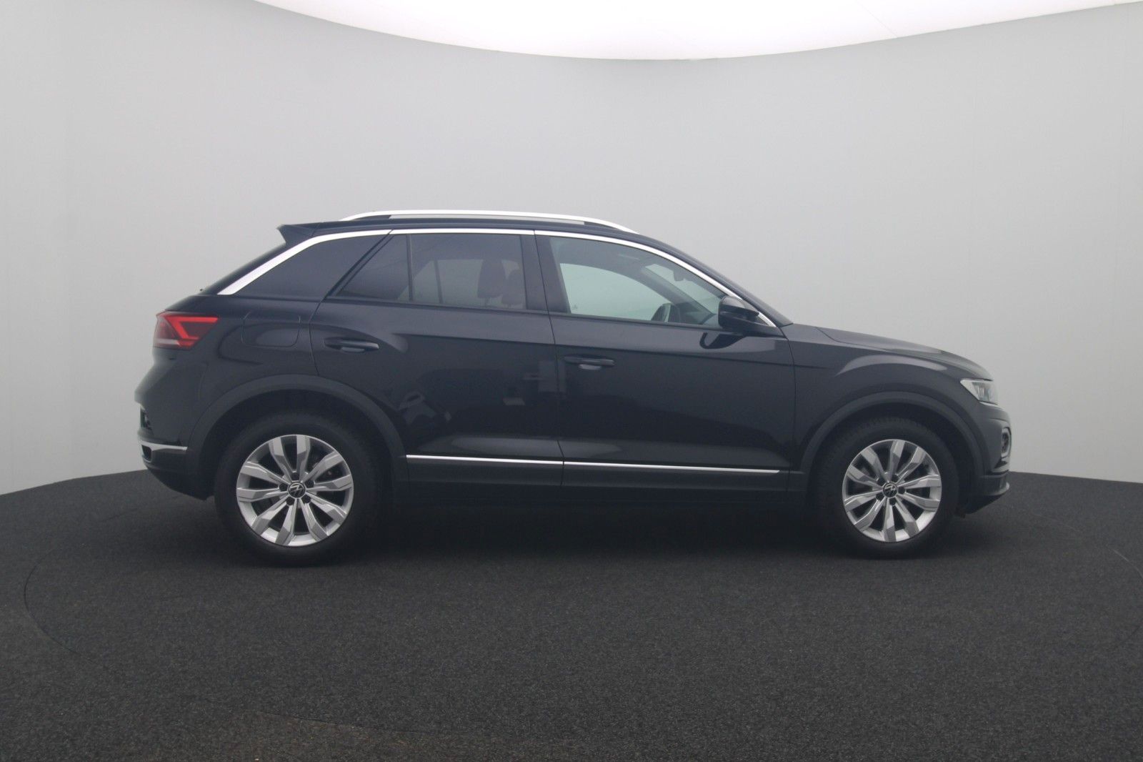 Fahrzeugabbildung Volkswagen T-Roc Sport  ACC Navi DSG LED