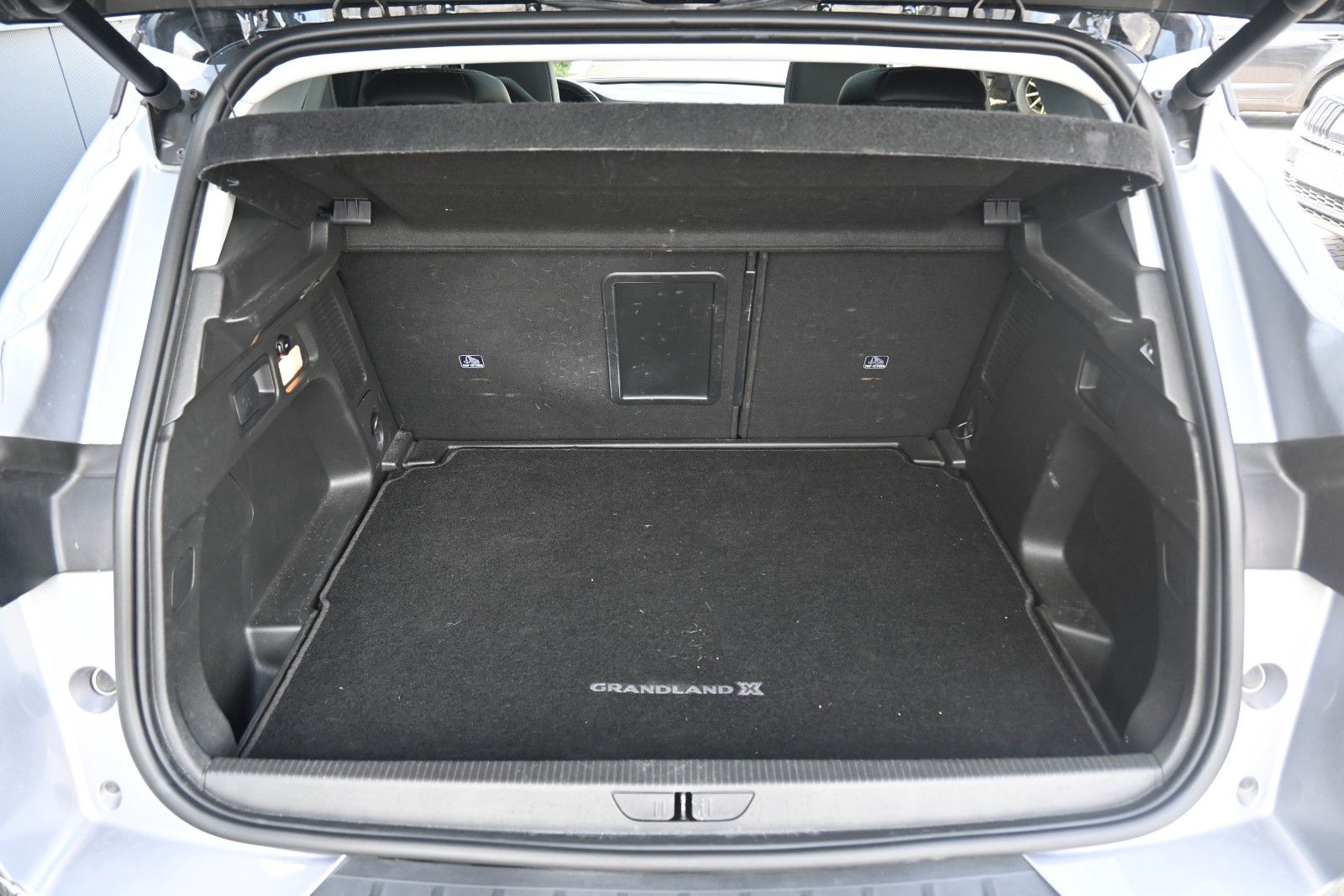 Fahrzeugabbildung Opel Grandland (X) 1.6 Turbo Autom. Ultimate*Pano*ACC
