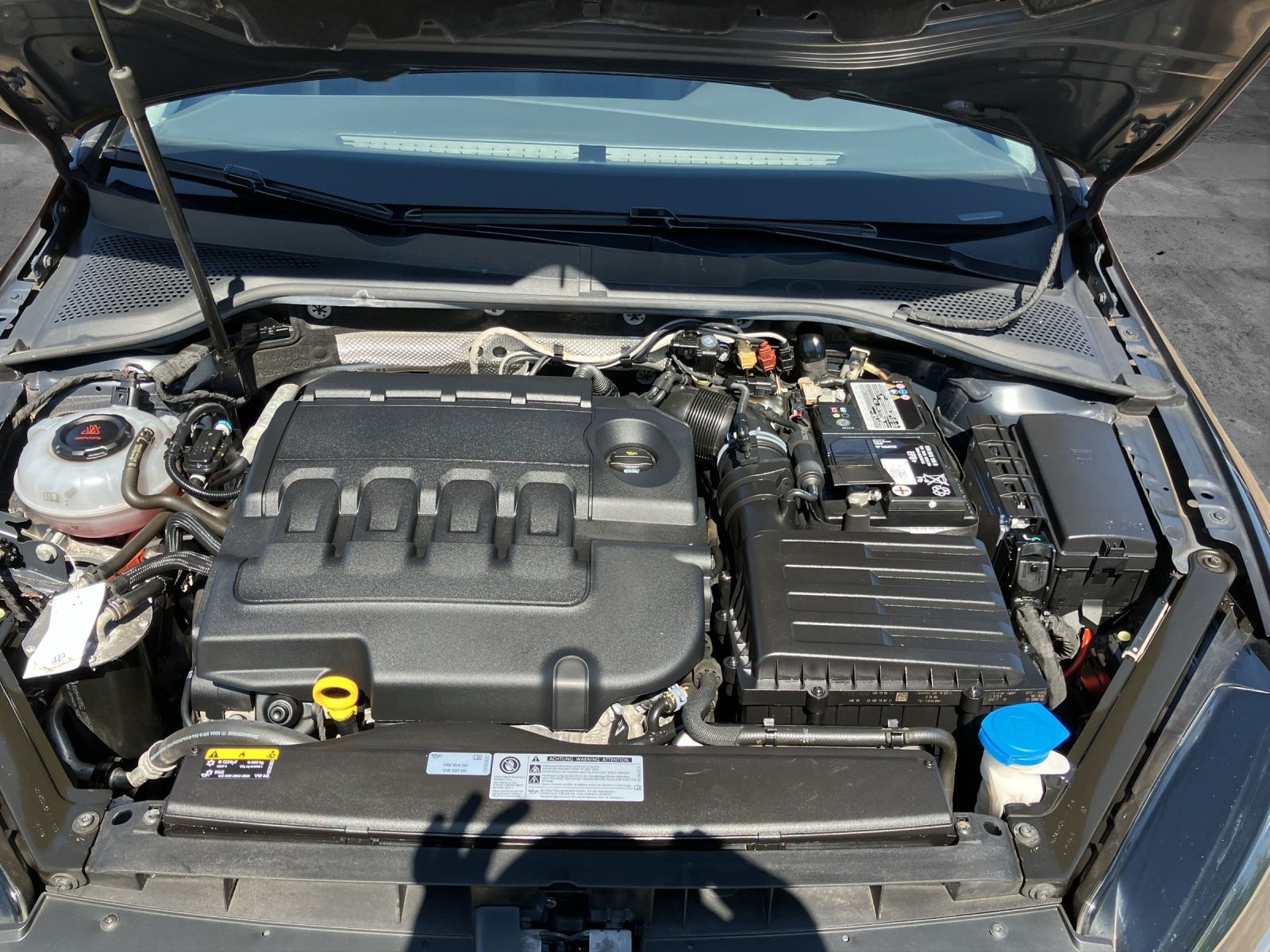 Fahrzeugabbildung Volkswagen Golf VII Variant Comfortline R-Line TDI DSG ACC