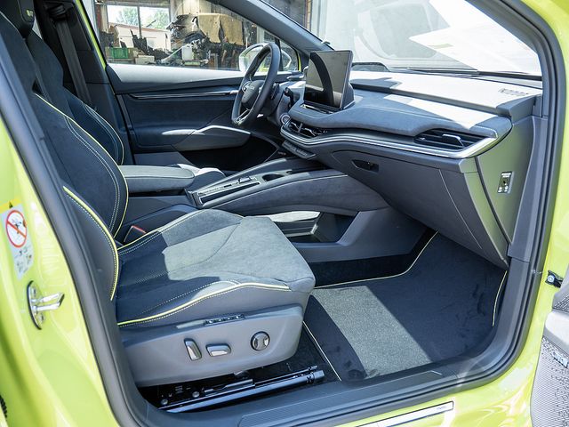 Foto Nummer 2: SKODA Enyaq
