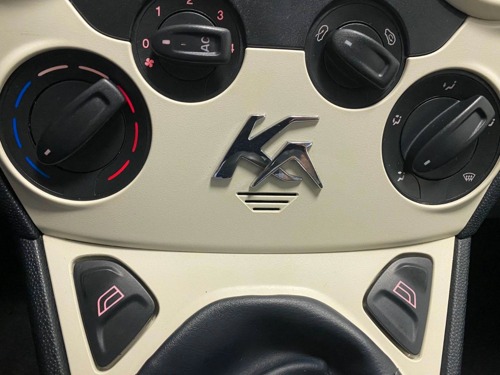 Fahrzeugabbildung Ford Ka/Ka+ 1,2 Trend + KLIMA+ TAGFAHRLICHT+wenig KM