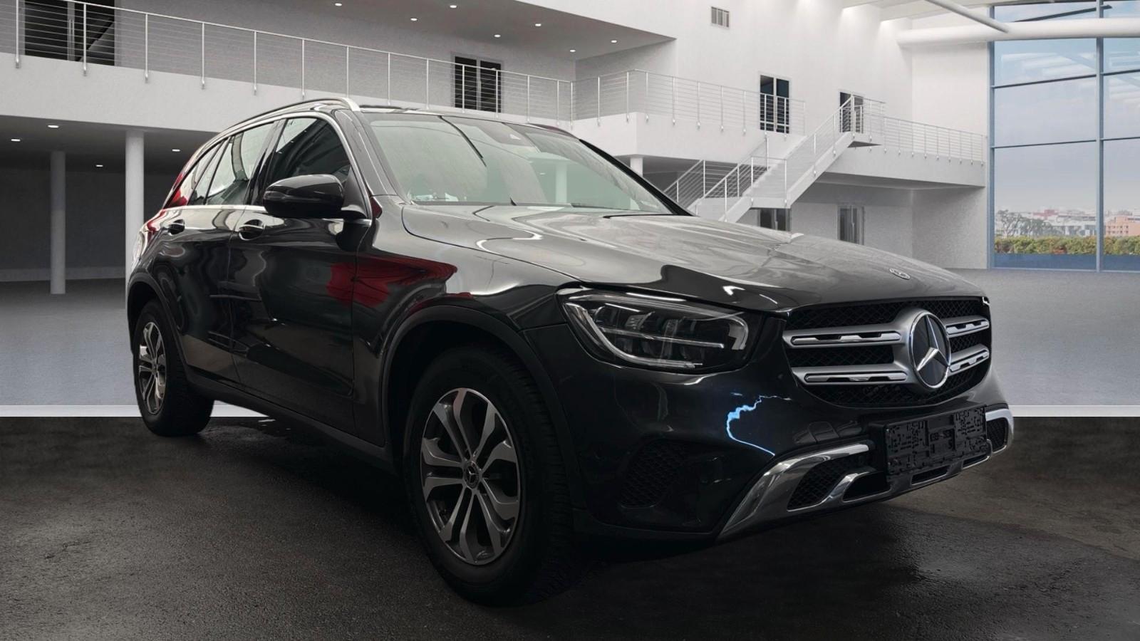 Mercedes-Benz GLC 220 d 4Matic Exclusive LED Kamera Ambiente