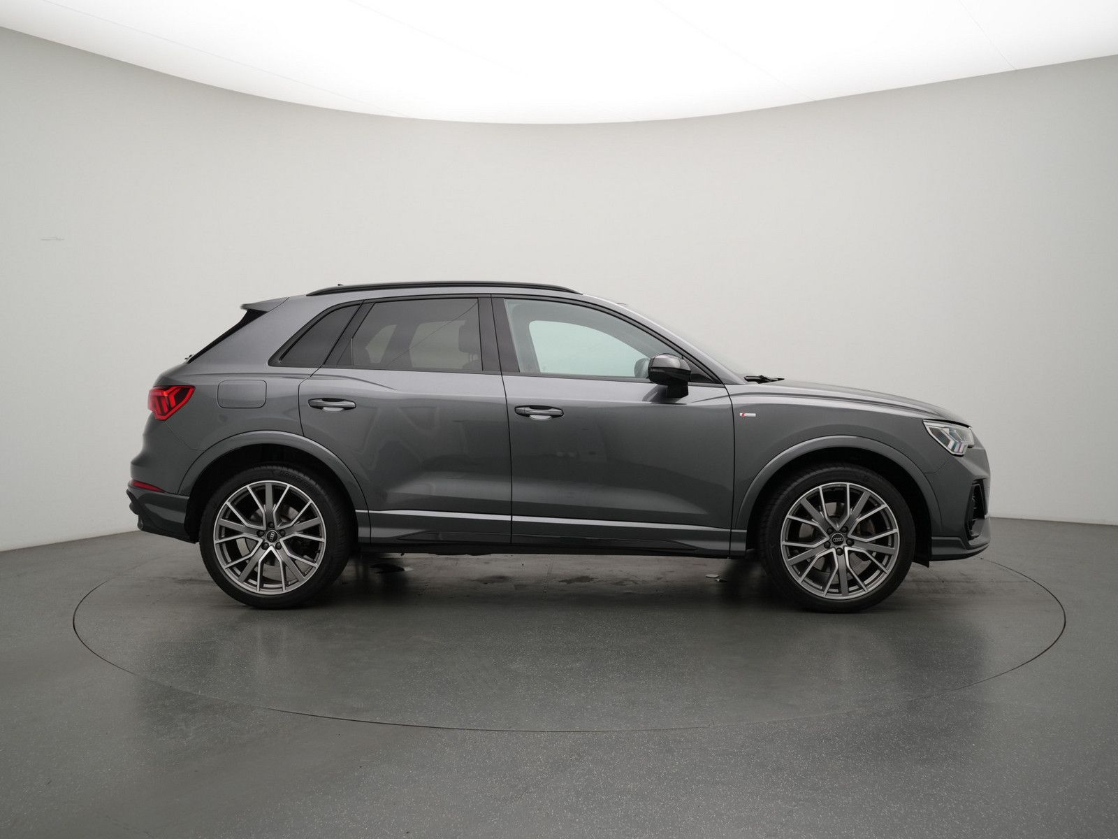 Audi Q3 40 quattro S line NAVI PANO KAM LED SHZ PDC foto 3