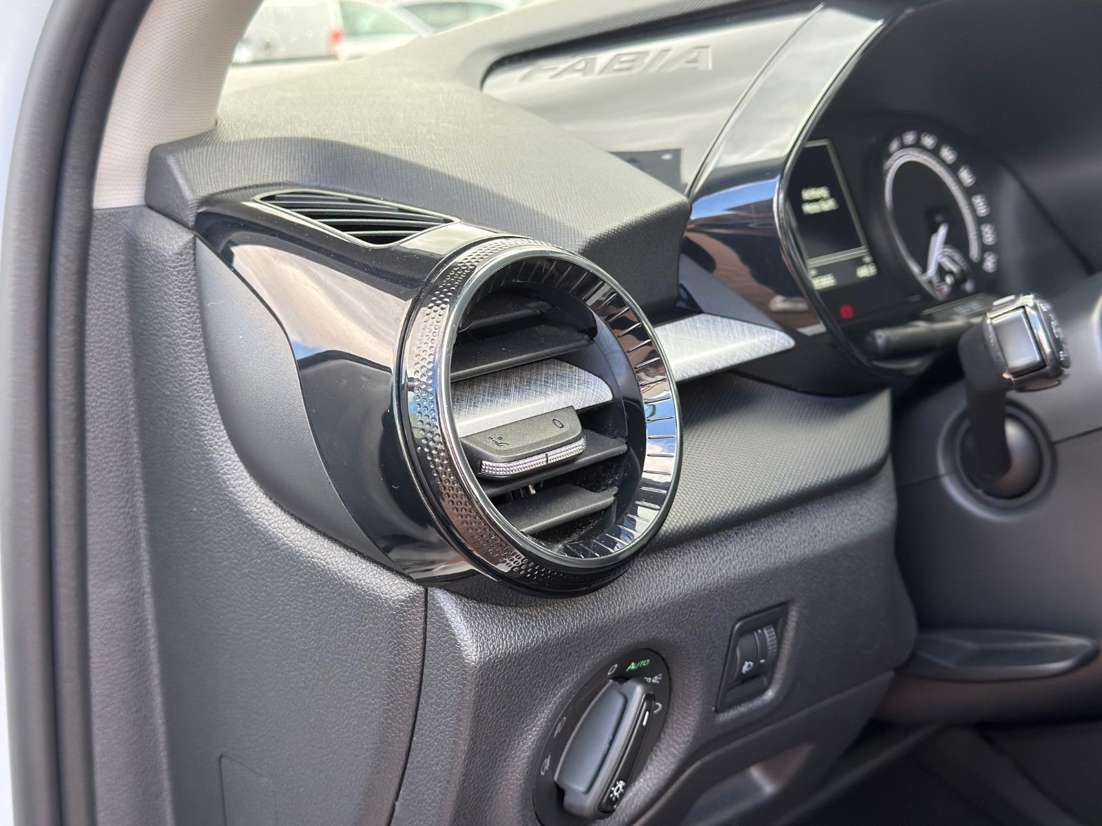 Fahrzeugabbildung SKODA Fabia Selection